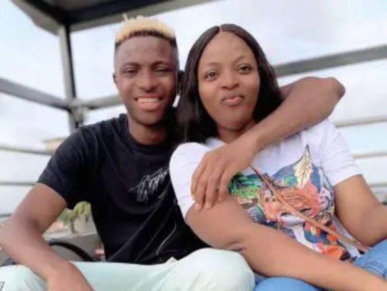 ¡Nuevo escándalo de Osimhen! Lo acusan de haber secuestrado a su propia hermana