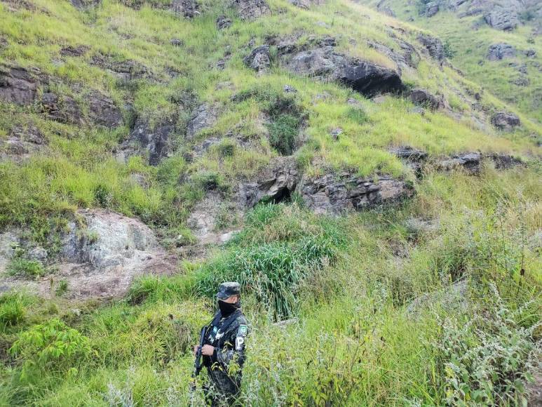 Lo que se sabe sobre la dantesca cueva usada como cementerio clandestino en la colonia Villa Nueva