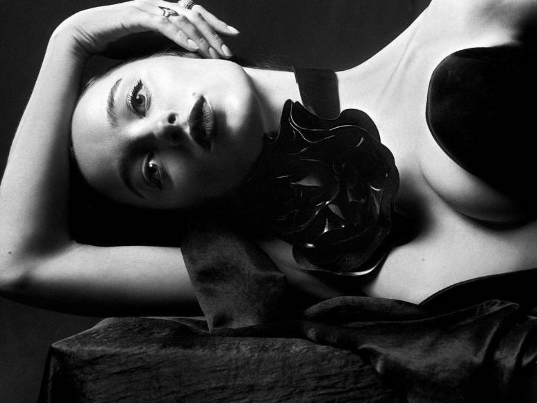 Beneath the Storm: Phoebe Dynevor, de Bridgerton, en thriller de tiburones