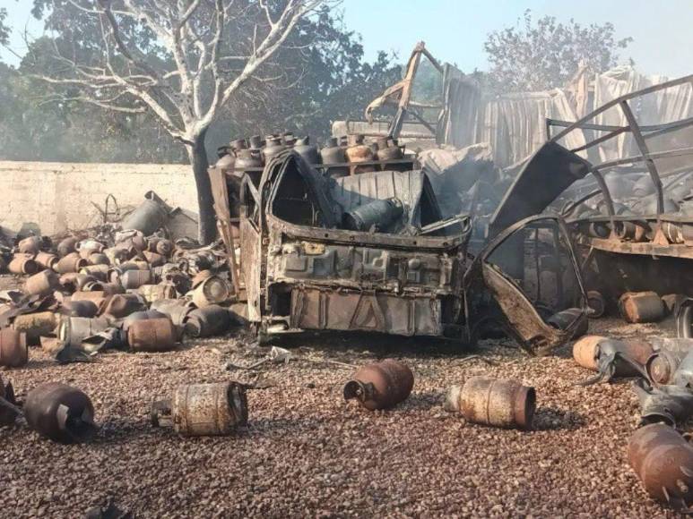 Las imágenes que dejó la potente explosión en planta de gas en Atlántida y que dejó tres heridos