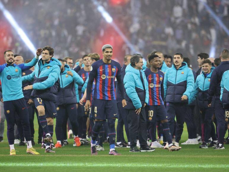 ¡Alegría Blaugrana! Así fue la celebración del Barcelona tras conquistar la Supercopa de España