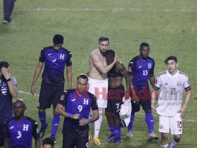Tristeza catracha y celebración azteca: Las imágenes del triunfo de México ante Honduras