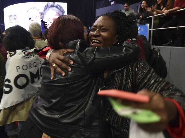 Colombianos celebran el triunfo de Gustavo Petro, presidente de Colombia (Fotos)