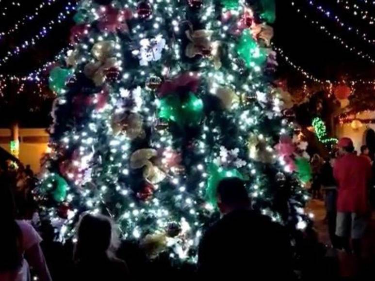 Comayagua brilla con su tradicional Paseo Navideño y da inicio a su Feria Patronal