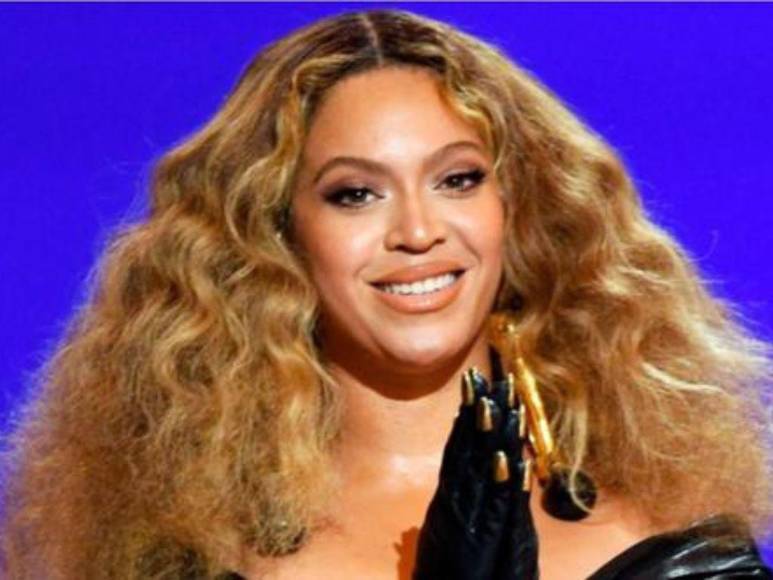 Beyoncé y otras famosas que anunciaron sus embarazos en shows en vivo