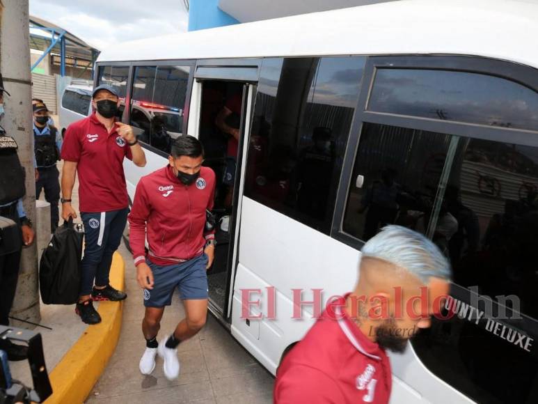 Con ansias de ganar: Así fue la llegada de Olimpia y Motagua al Chelato Uclés (Fotos)