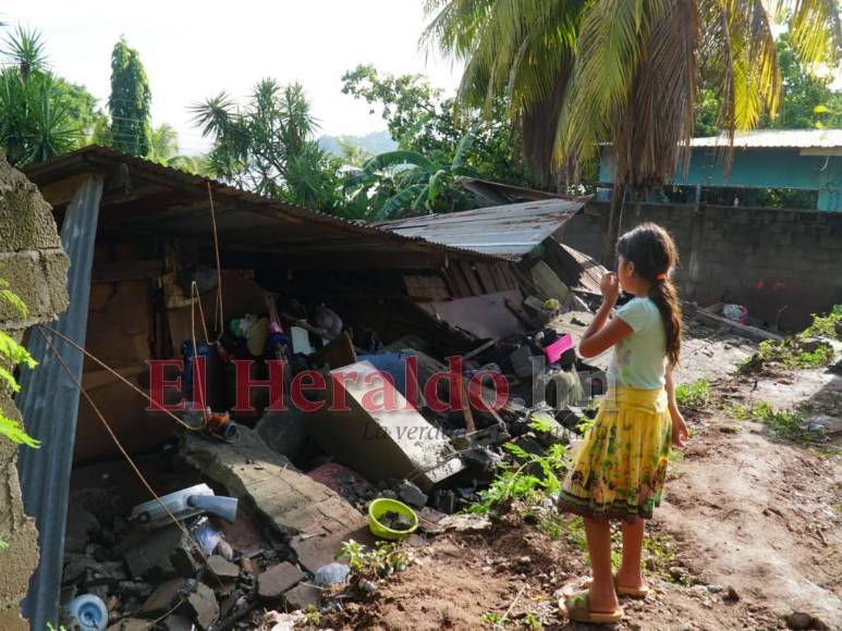Angustia, dolor y lágrimas tras colapso de muro donde murieron hermanitos (Fotos)