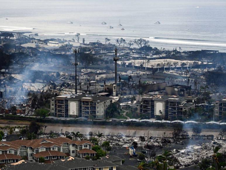 Al menos 55 muertos, familias sin hogar y llamas interminables: las imágenes del pavoroso incendio en Hawái
