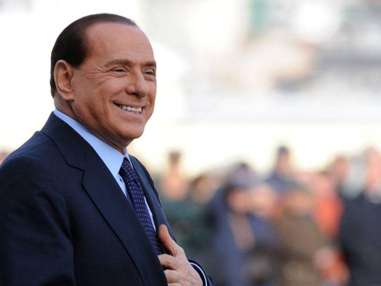 Escándalos sexuales, poder y dinero: la vida de Silvio Berlusconi