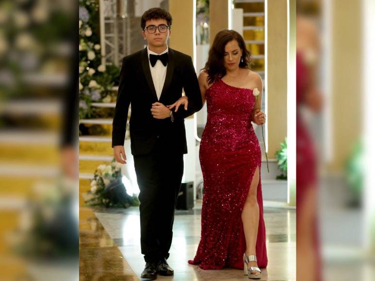 Sobriedad y elegancia en la Prom Night 2024 de Dowal School