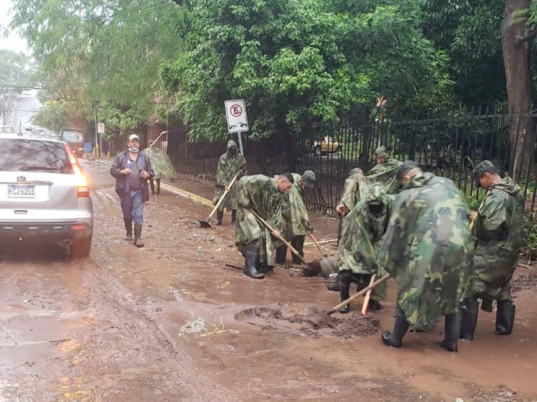 Caos y vulnerabilidad: así luce la capital tras varios minutos de lluvia
