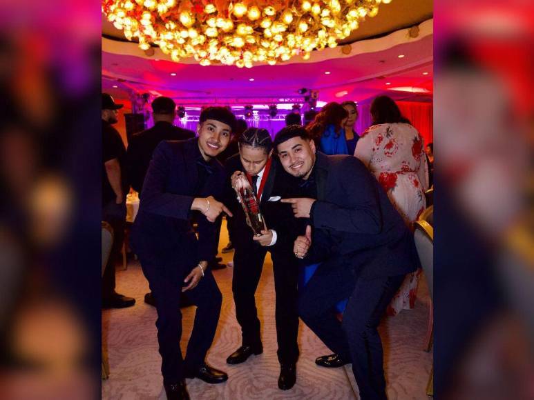 ¿Quiénes son ‘Yahritza y su Esencia’, los artistas que se quejaron de México y de hablar español?