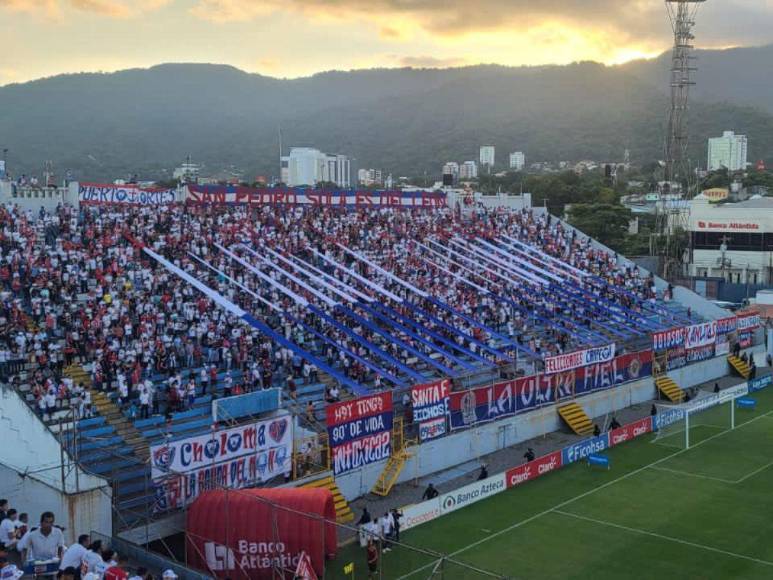 ¡Fiesta merengue! El Morazán se viste de blanco para el clásico Olimpia-Motagua