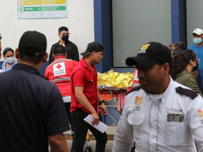 Heridos de accidente en carretera a Olancho llegan en ambulancia al HE