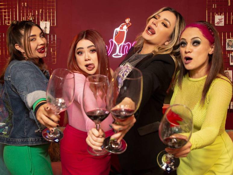 Así es “Envinadas”, el podcast con Daniela Luján, Mariana Botas y Jessica Segura