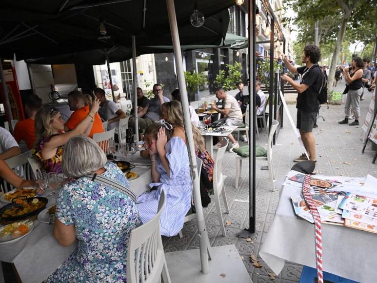 Barcelona protesta contra el turismo masivo: “Hace invivible la ciudad”