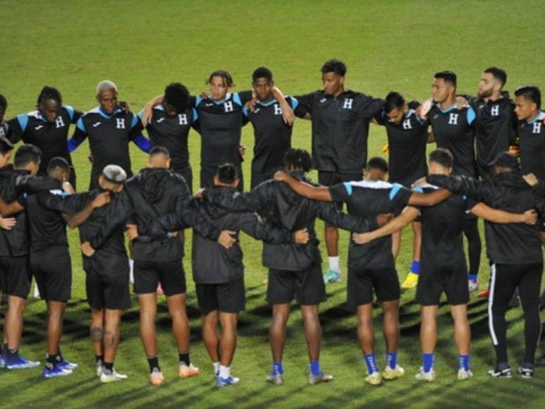 Palabras de Rueda a Palma y Ruiz cambia del estilo: último entrenamiento de Honduras