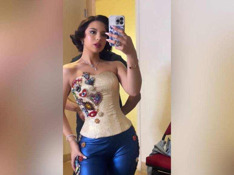 ¿La cantante Ángela Aguilar usa almohadillas para marcar su figura? Esto se sabe