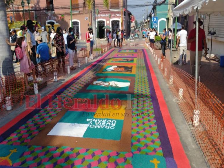 Comayagua viste de arte el Viernes Santo con las alfombras de aserrín (Fotos)