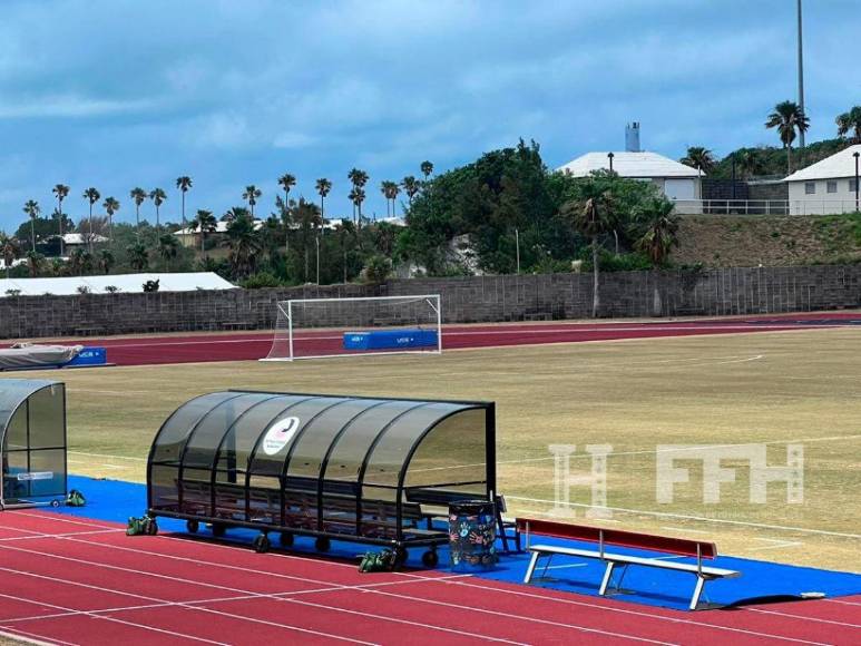 ¿Cómo luce la cancha? Así fue el entrenamiento de Honduras en Bermudas