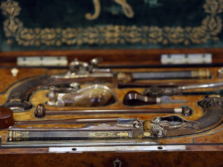 La restricción que tiene el comprador de las armas de Napoleón Bonaparte