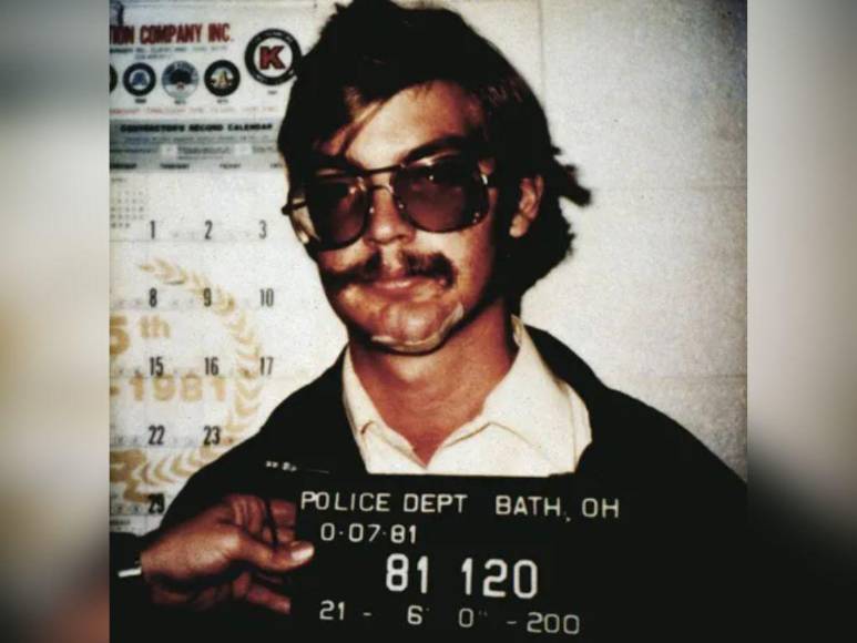 Cómo fueron los últimos días de vida de Jeffrey Dahmer, el asesino serial que sembró el terror en Milwaukee