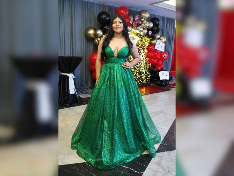 Prom 2024 de la England School, una velada investida de elegancia