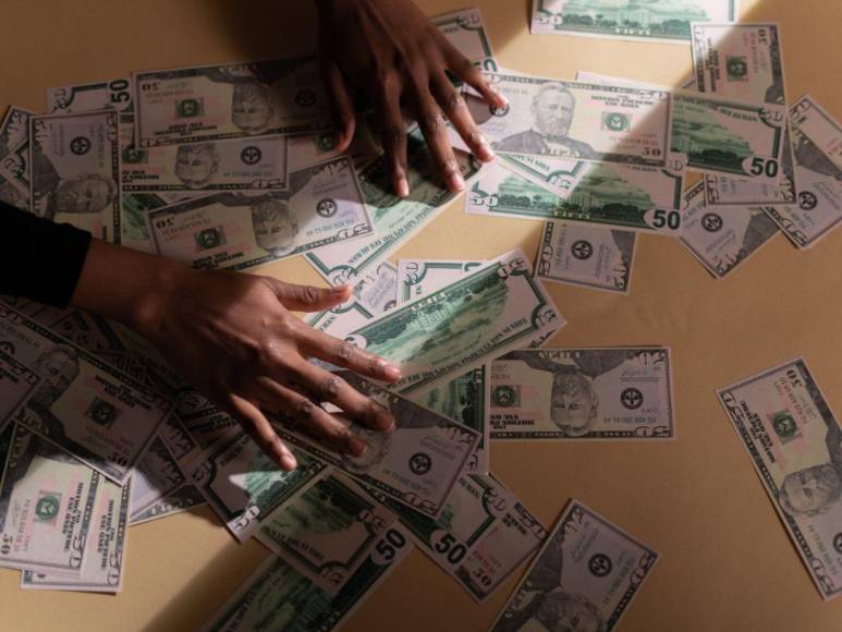 Las sanciones y repercusiones para los señalados en la Lista Engel