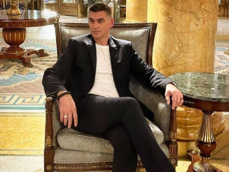 Conoce al atractivo padre de Dua Lipa que roba suspiros en redes sociales