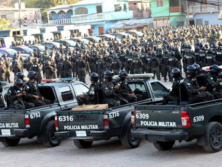 Imágenes de los intensos operativos militares durante el toque de queda en Honduras