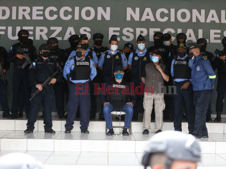 Así lucen los anillos de seguridad que resguardan a JOH en su detención