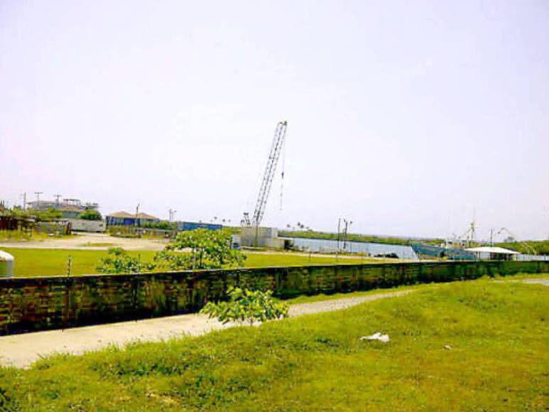 En ruinas y abandono están las propiedades de Carlos “El Negro” Lobo, narco que será deportado a Honduras