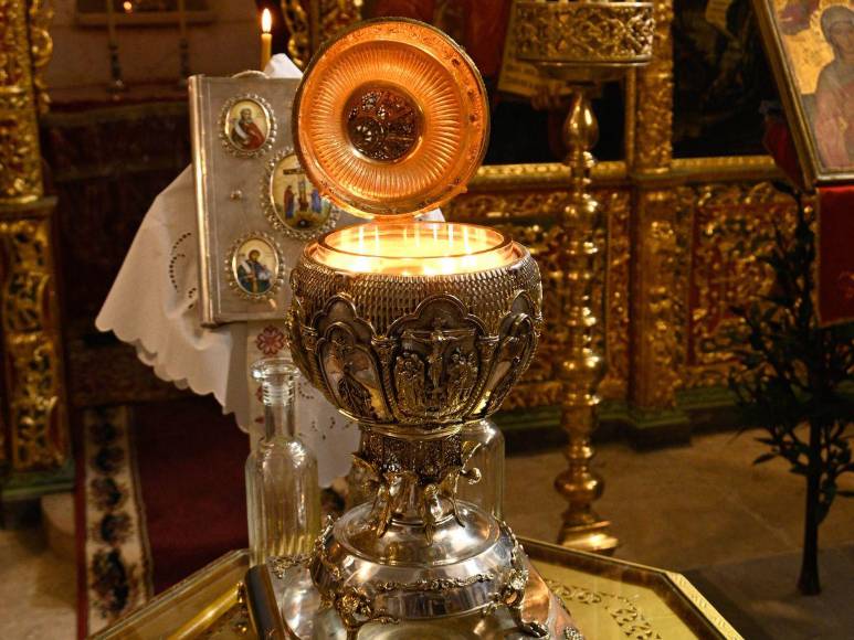 Coronación Carlos III: ¿De qué está hecho el aceite crismal con el que será ungido?