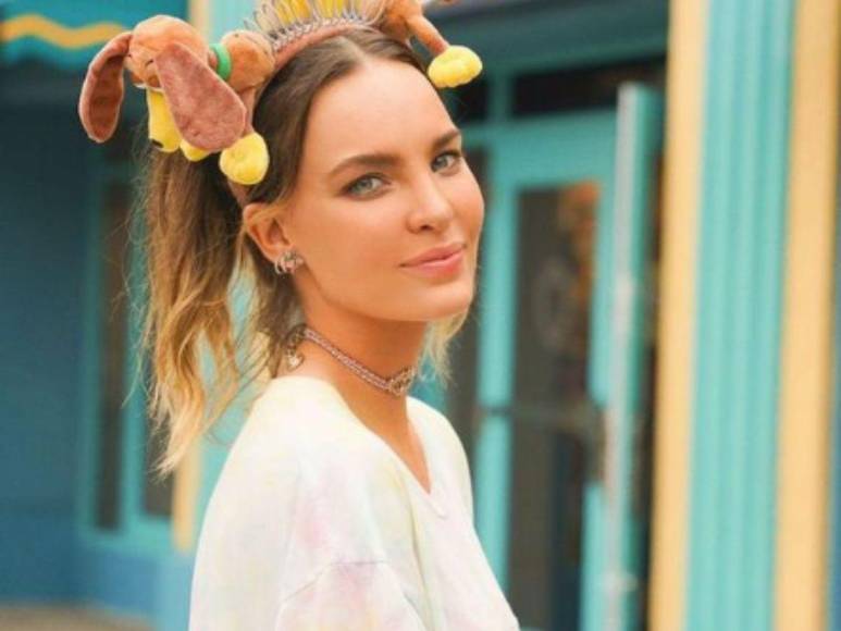 “Santa de los amores”: Belinda reacciona a los tatuajes de sus ex y revela qué perfume usa