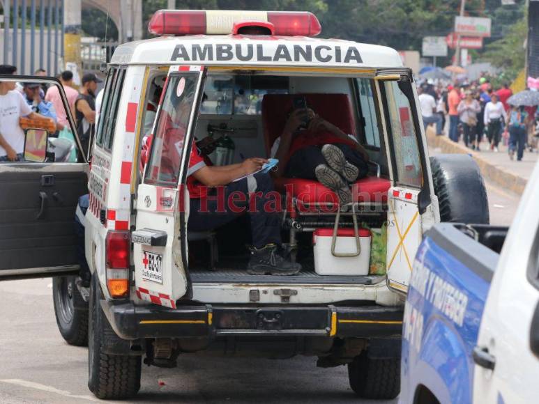 Caída en el Río Choluteca, fractura y aterrizaje en sector silla: incidencias en el show de paracaidistas
