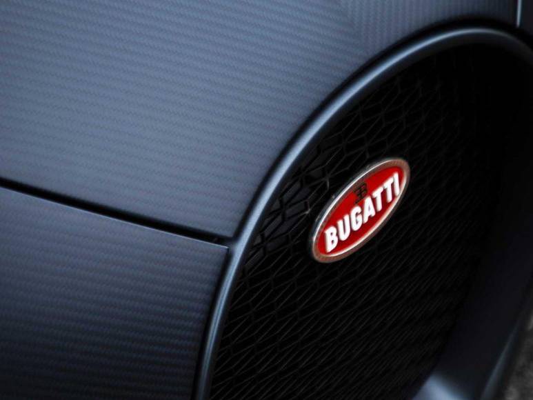 Así es el lujoso Bugatti que Bad Bunny estaría vendiendo para promocionar su nuevo tema