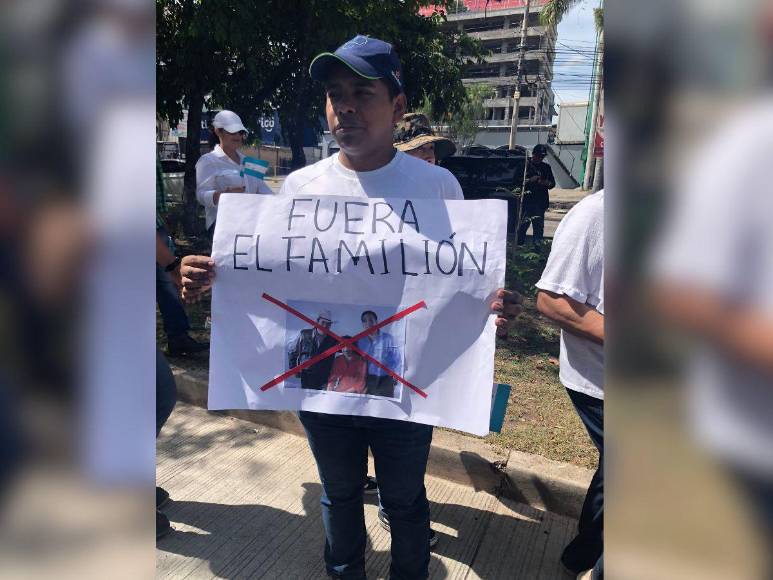 Entre denuncias de sabotaje y camisas blancas: masiva protesta del Bloque de Oposición Ciudadana