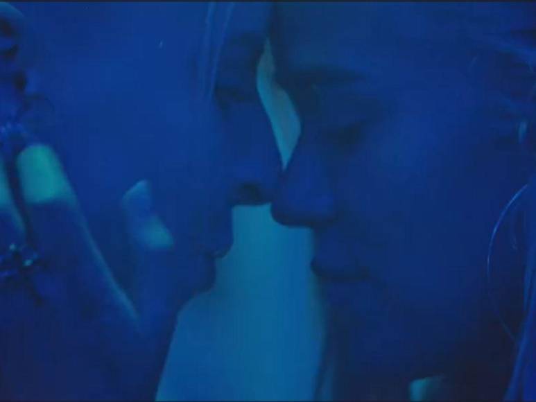 Karol G y Young Miko encienden las redes sociales con polémico video