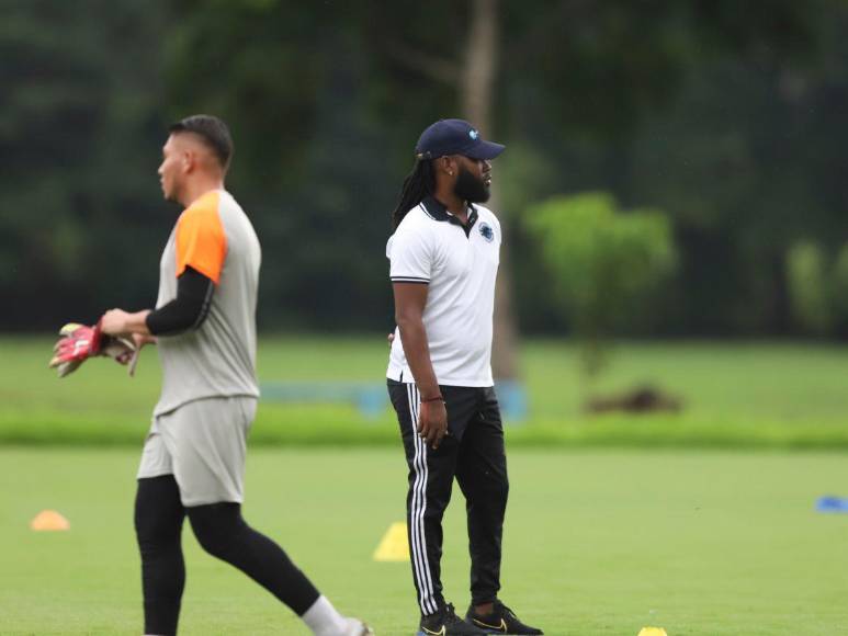 Con figuras legendarias y el sello de Elis: el inicio de Panteras FC