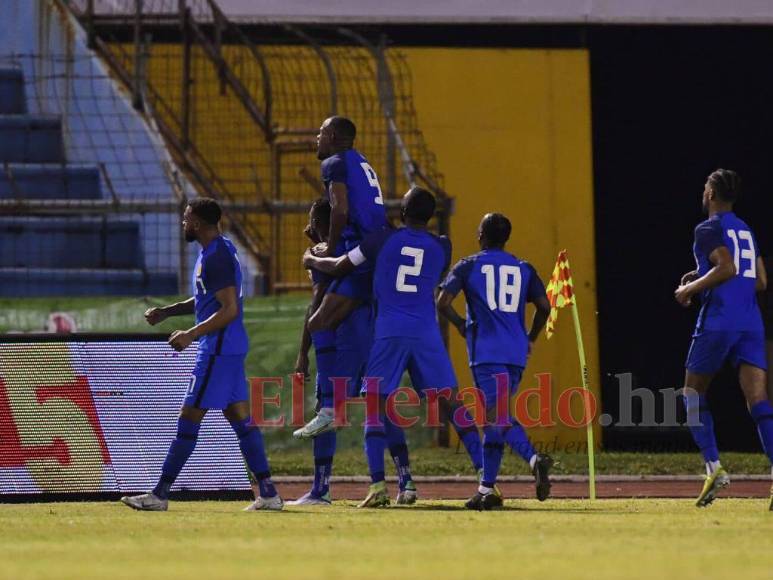 Desastre de la H, un intruso y noche para olvidar: Las imágenes del Honduras vs Curazao