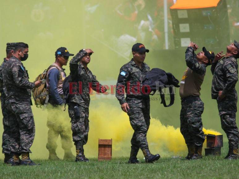 Caída en el Río Choluteca, fractura y aterrizaje en sector silla: incidencias en el show de paracaidistas