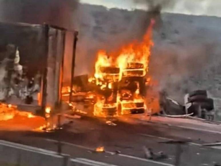 Accidente en autopista de Querétaro provocó 20 kilómetros de caos vial: las impactantes imágenes