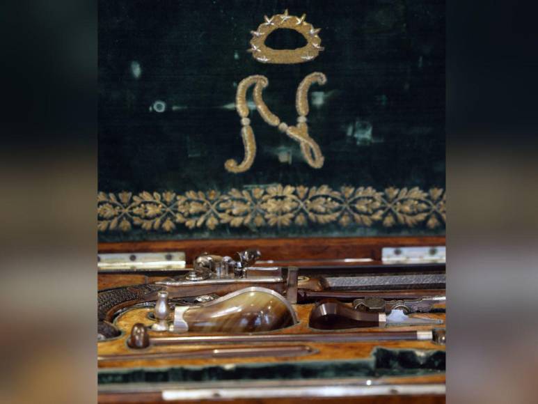 La restricción que tiene el comprador de las armas de Napoleón Bonaparte