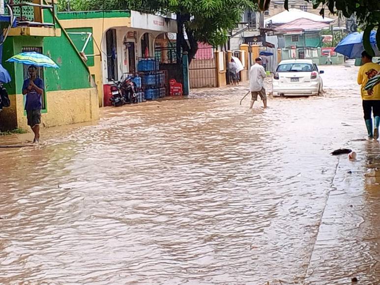 Estragos de las lluvias en Roatán evidencian su vulnerabilidad