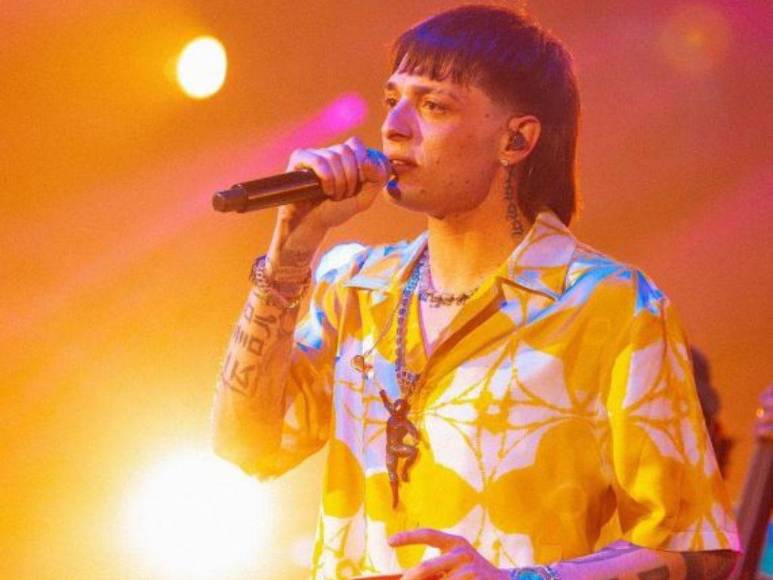 Modelo y mayor que Peso Pluma: así es Dania Méndez, la mujer que señalan como novia del cantante