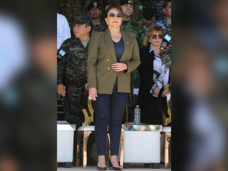 Chaqueta y colores neutros, el estilismo dominante de Xiomara Castro en sus comparecencias públicas