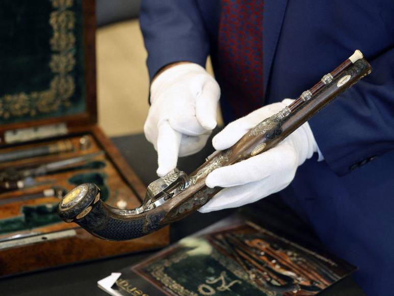 La restricción que tiene el comprador de las armas de Napoleón Bonaparte