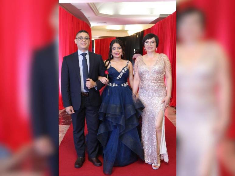 Prom 2024 de la England School, una velada investida de elegancia