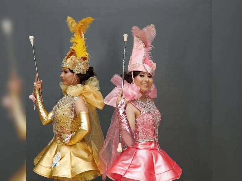 Palillonas del Instituto Cosme García encantan de nuevo los desfiles patrios en Danlí