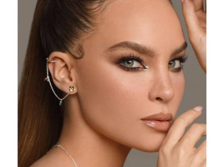 “Santa de los amores”: Belinda reacciona a los tatuajes de sus ex y revela qué perfume usa